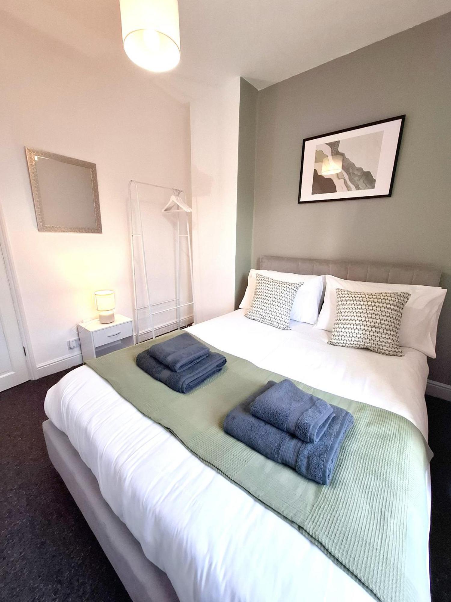Modern Bright 3 Bedroom House Burton  Bagian luar foto