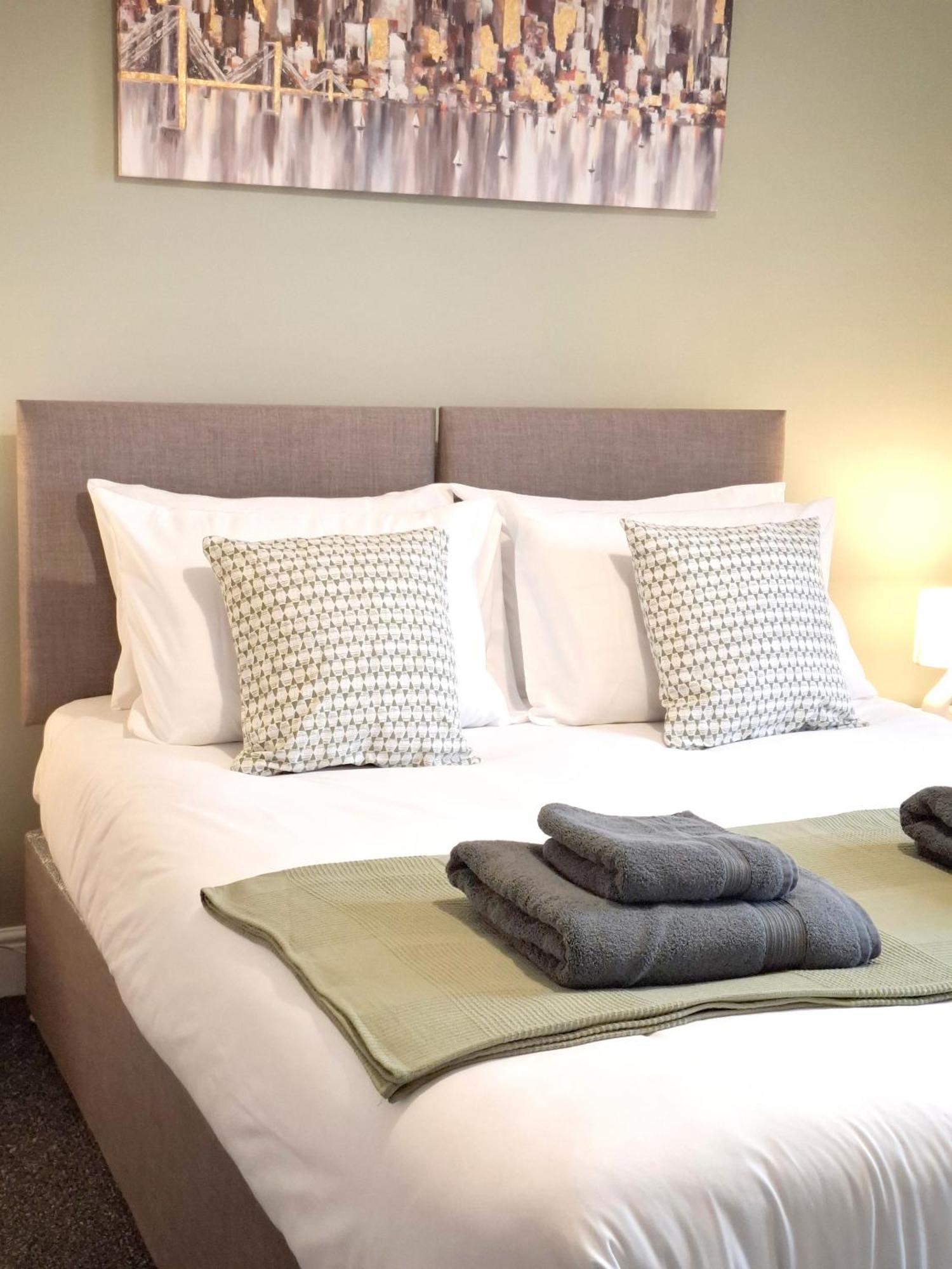 Modern Bright 3 Bedroom House Burton  Bagian luar foto