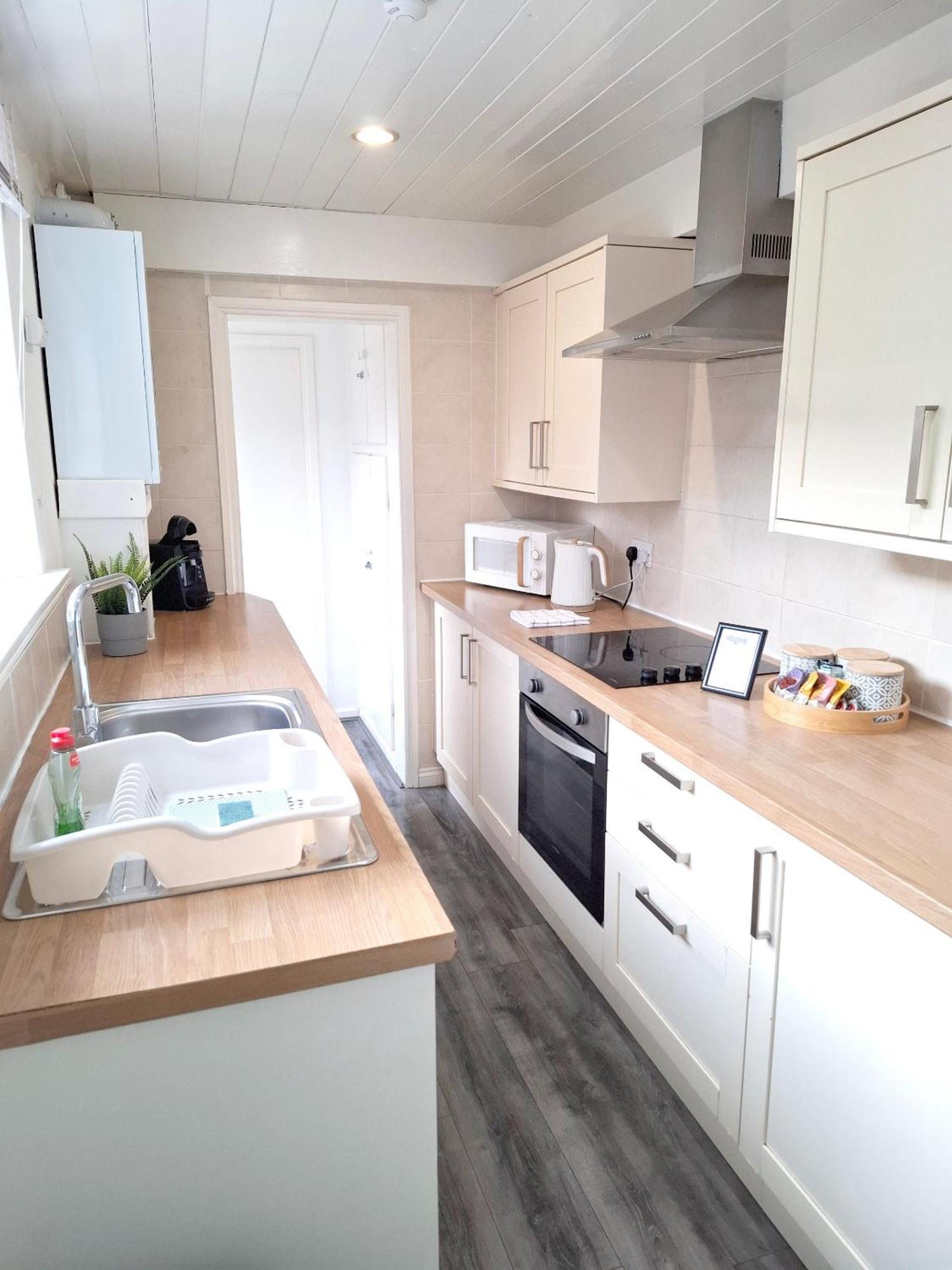 Modern Bright 3 Bedroom House Burton  Bagian luar foto